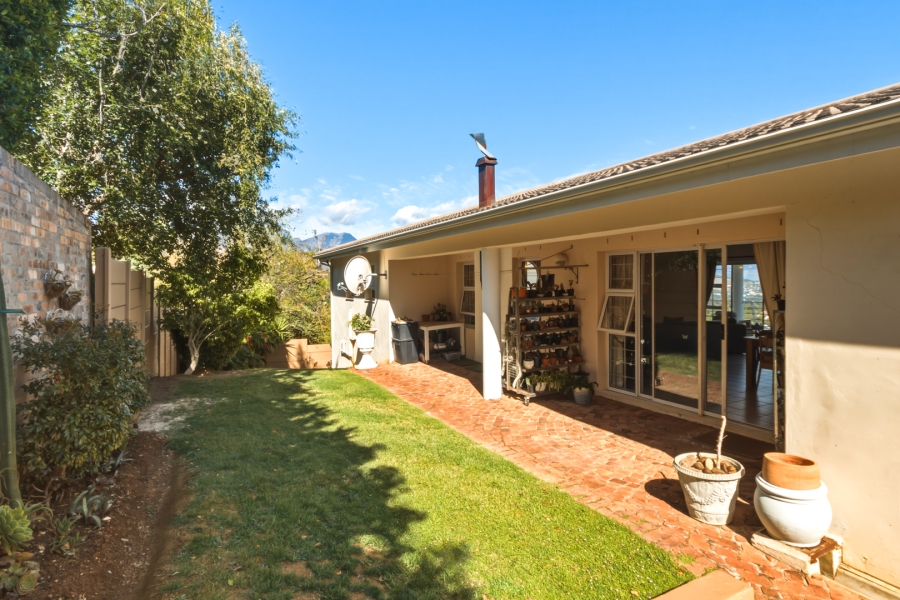 6 Bedroom Property for Sale in La Concorde Western Cape